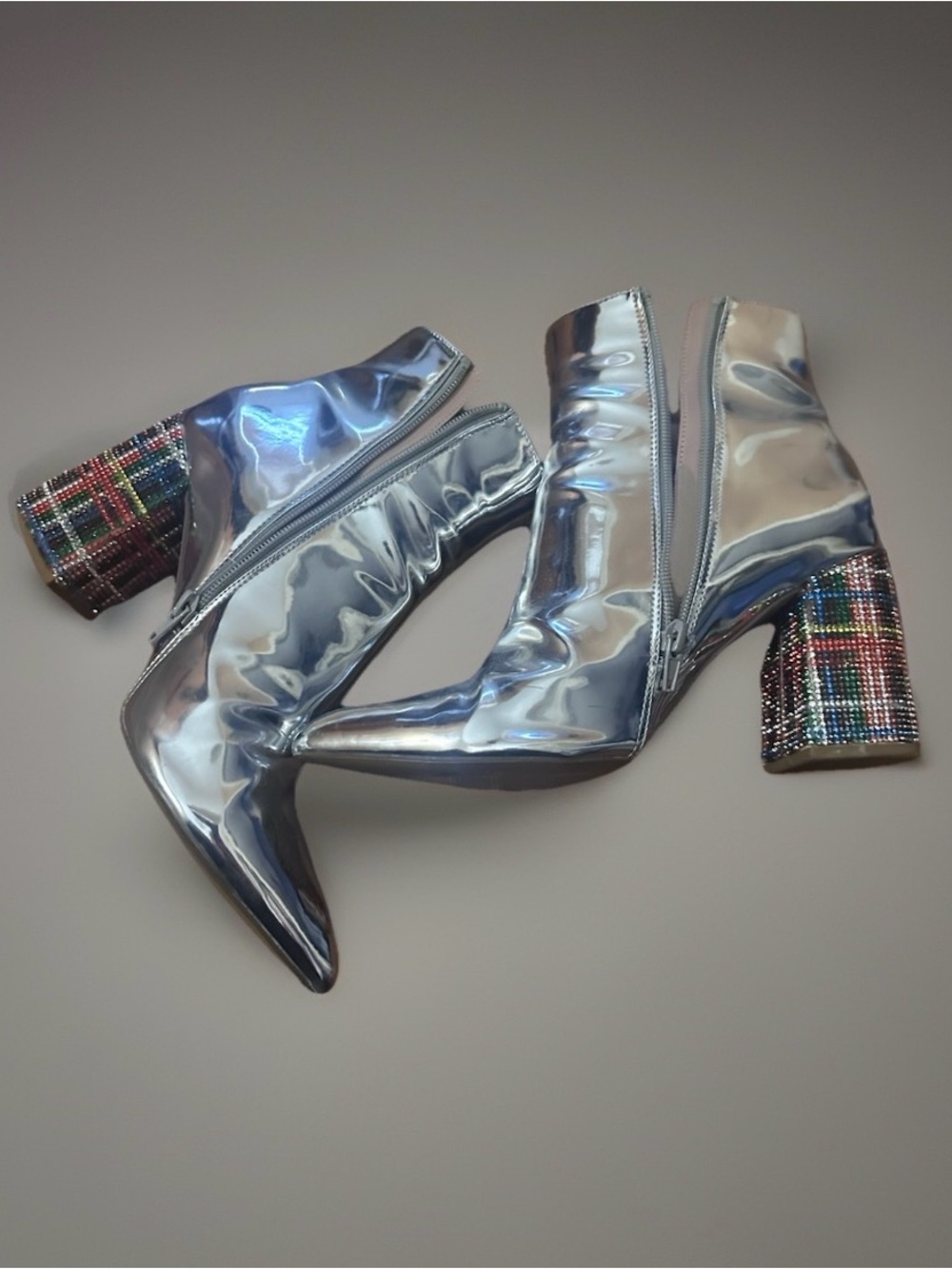 Betsey Johnson Silver Kassie Ankle Boots Stacked Sparkle Heel Zip Up Sz 9 - Picture 4 of 7
